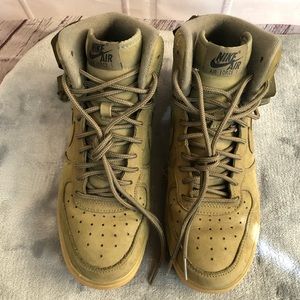 NIKE AIR FORCE 1 HIGH LEATHER NUBUCK SNEAKER ARMY-GREEN/GUM GS
